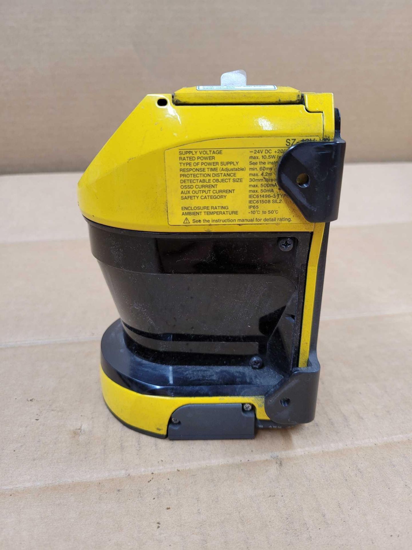 KEYENCE SZ-16V / Safety Laser Scanner  /  Lot Weight: 4.2 lbs - Image 5 of 8