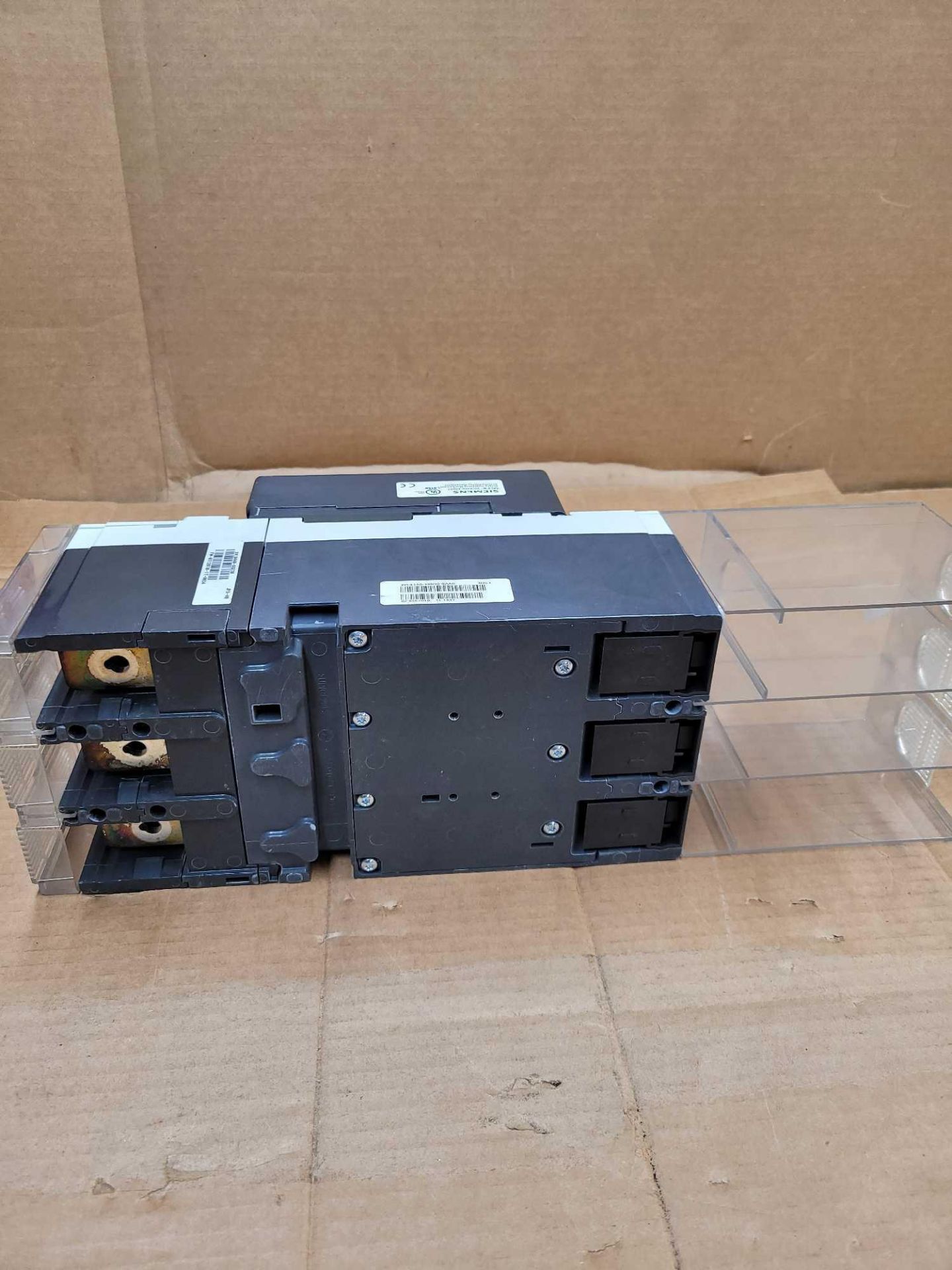 SIEMENS HJX3P400 with 3VL9400-3HE01 / 400 Amp Circuit Breaker with Rotary Operating Mechanism  /  Lo - Image 8 of 9
