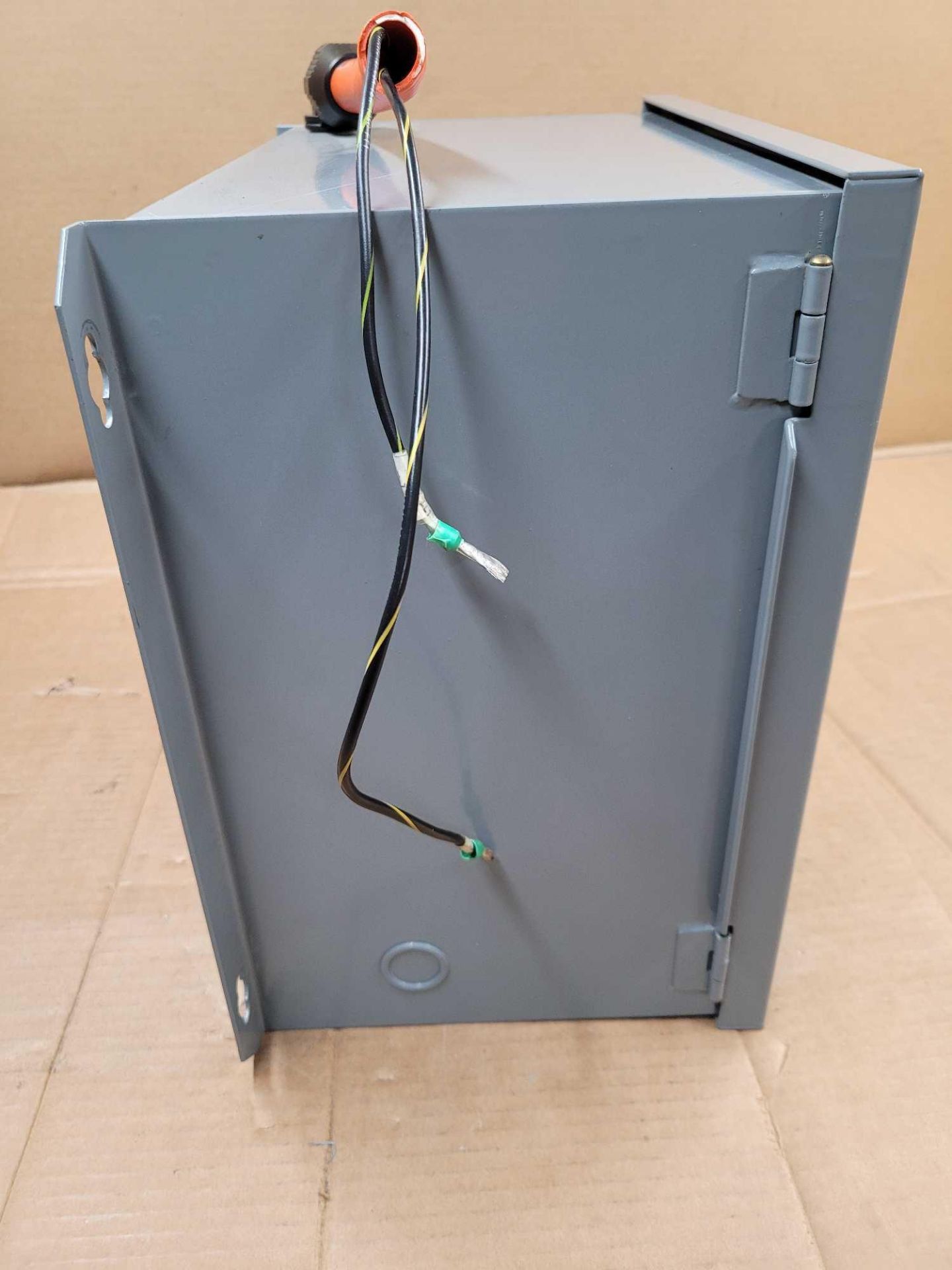 SQUARE D SK3000G3 / Series A Class 9070 Transformer Disconnect  /  Lot Weight: 65.6 lbs - Image 7 of 9