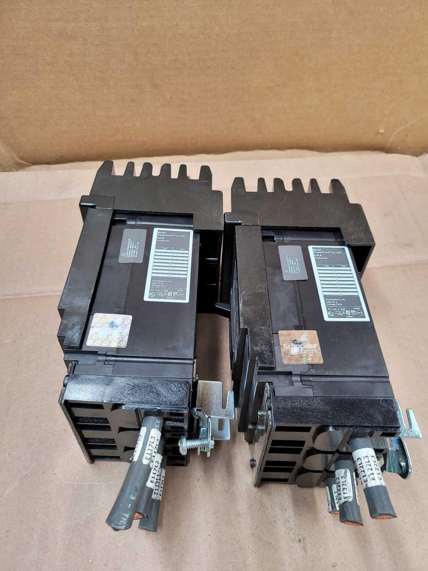 LOT OF 2 SQUARE D HJA36100 / 100 Amp Molded Case Circuit Breaker  /  Lot Weight: 9.6 lbs - Image 5 of 6