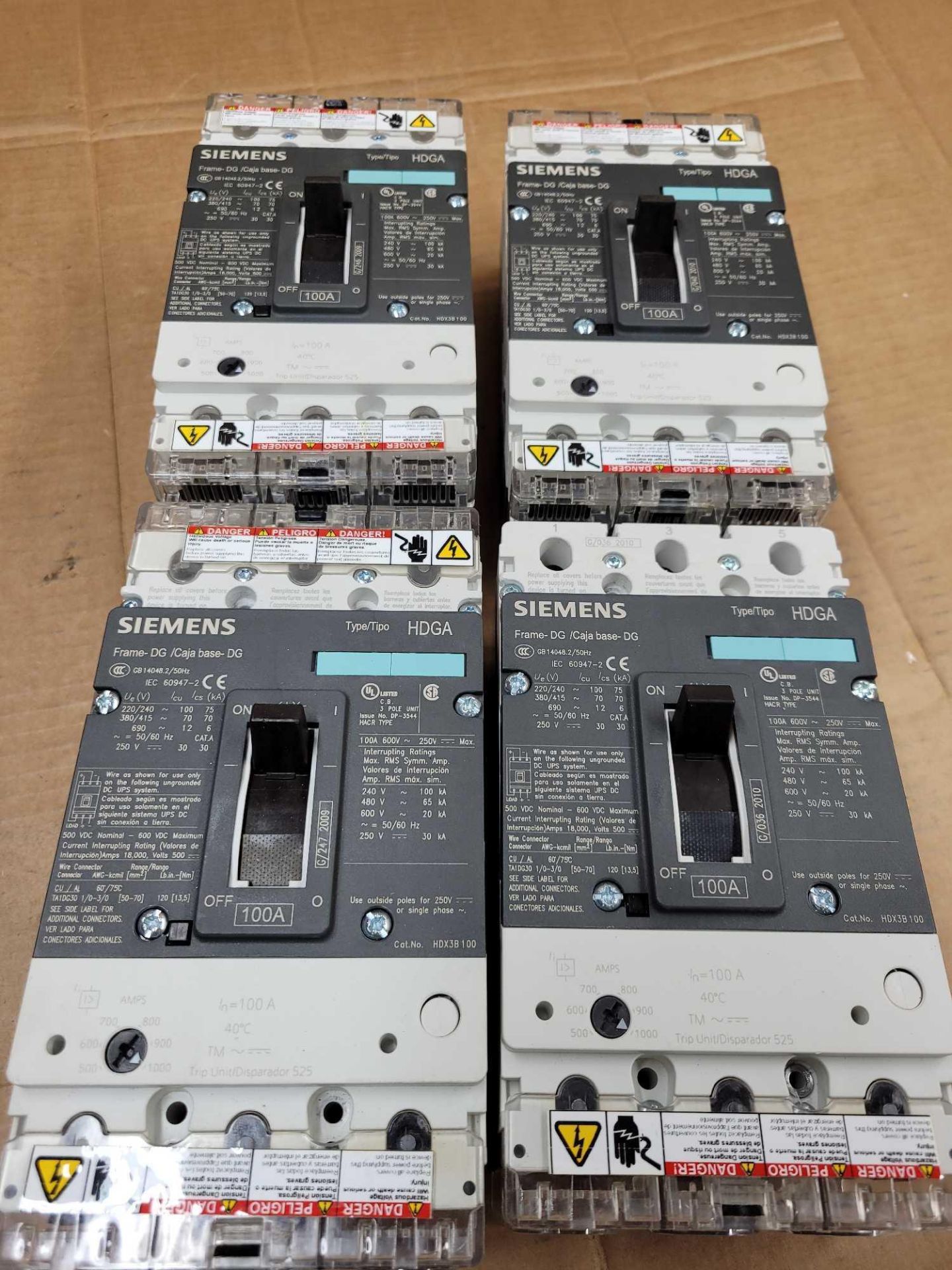 LOT OF 4 SIEMENS HDX3B100 / 100 Amp Circuit Breaker  /  Lot Weight: 18.6 lbs