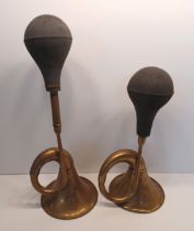 AUTOMOBILIA - 2 BRASS HORNS