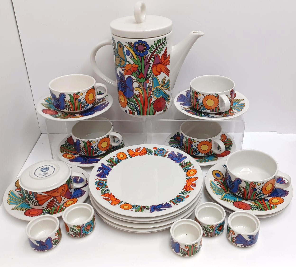 VILLEROY AND BOCH "ACAPULCO" BREAKFAST SET INC. COFFEE POT, 6 PLATES 8", 6 CUPS, 7 SAUCERS, ETC. - Image 2 of 7