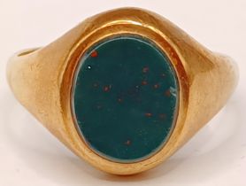 9CT GOLD BLOODSTONE SIGNET RING 5.8g SIZE X