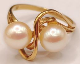 9CT GOLD TWIN PEARL RING SIZE M 2.6g
