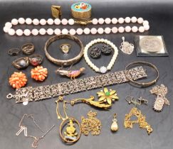 BAG OF VINTAGE JEWELLERY - 4 SILVER RINGS, 2 SILVER BANGLES, CORAL CLIP ON EARRINGS ETC.