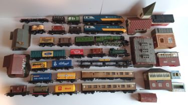 MODEL RAILWAY OO GAUGE ENGINES COACHES WAGONS & BUILDINGS INC HORNBY