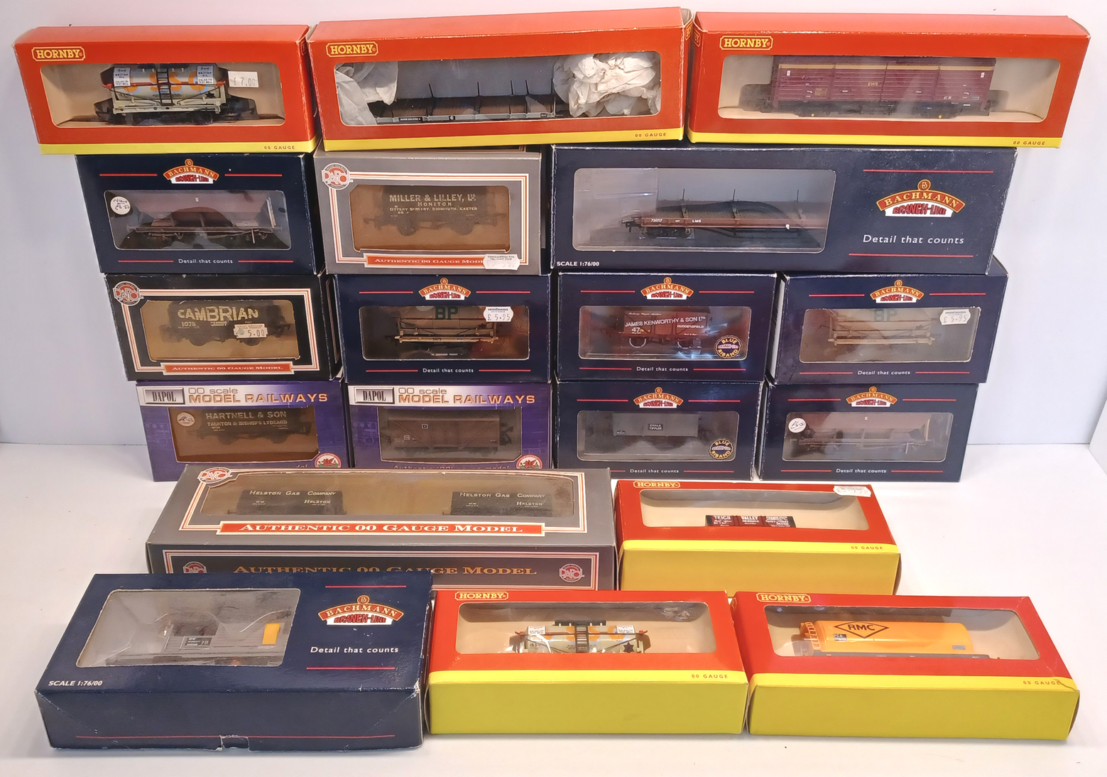 MODEL RAILWAY OO GAUGE MODEL RAILWAY WAGONS BY BACHMANN, HORNBY & DAPOL ALL BOXED (19)