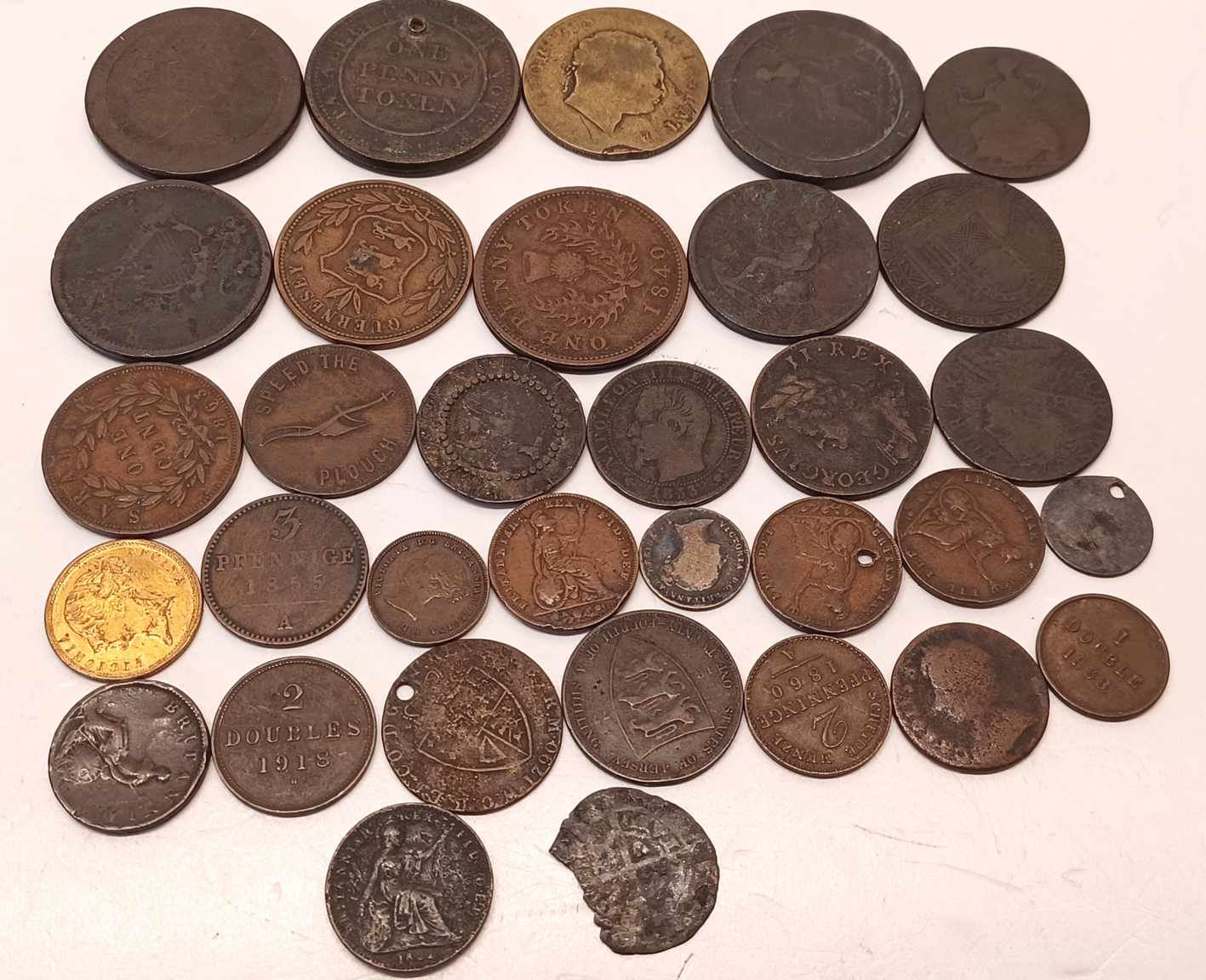 TUB OF MAINLY BRITISH COINS - INC. 1812 ONE PENNY TOKEN,1840 ONE PENNY,1792 CARTWHEEL ETC.