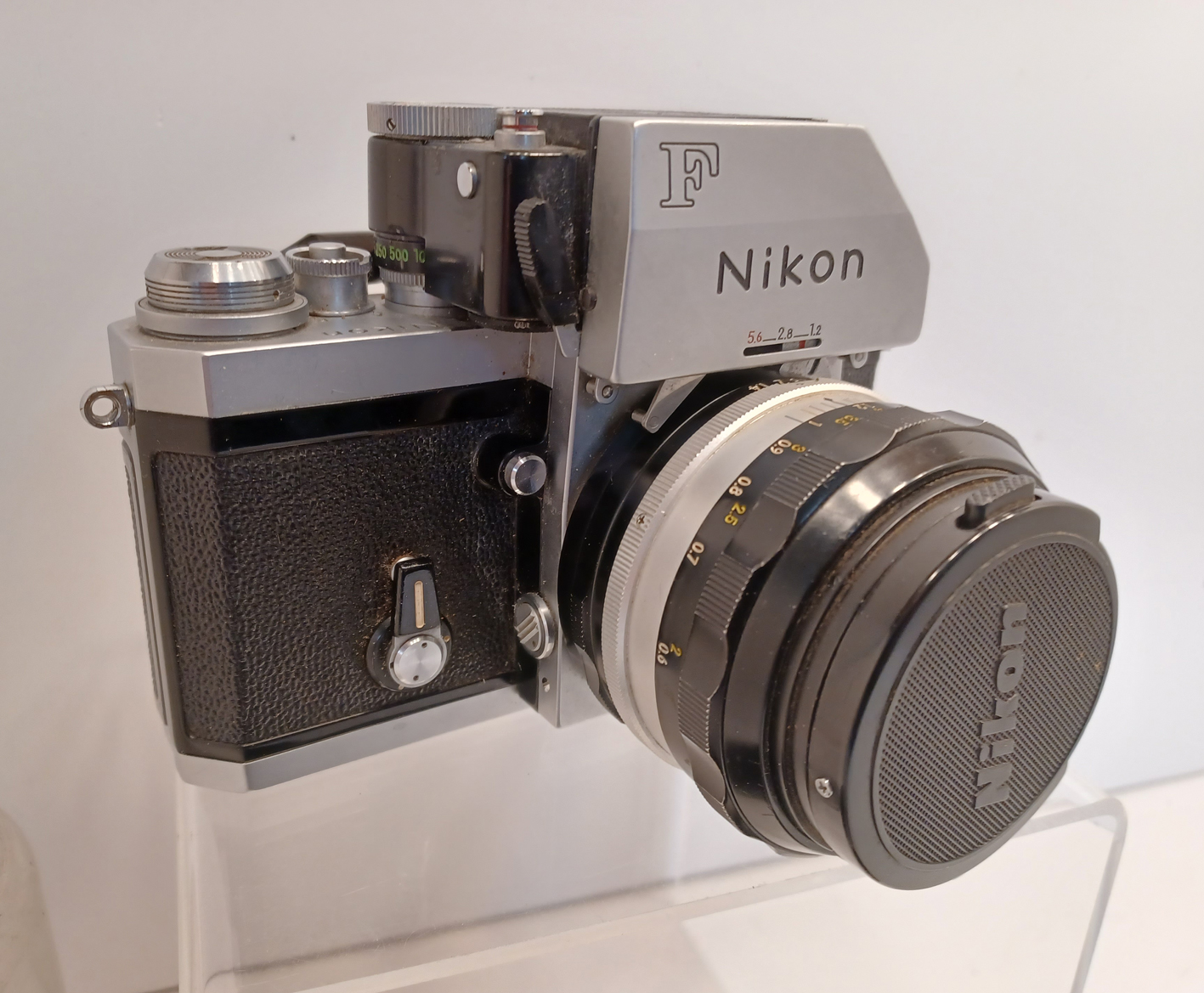 NIKON F CAMERA WITH 2 EXTRA LENSES & A LIGHT METER - Image 2 of 3