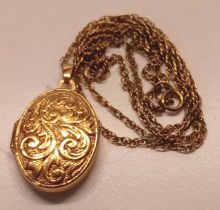 9CT GOLD CHAIN 19" LONG WITH 9CT GOLD LOCKET 2CM X 1.75CM 3.5g