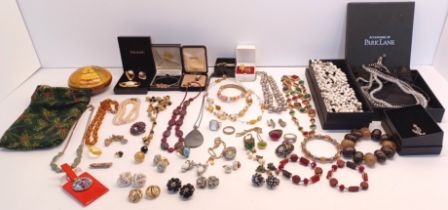 LARGE COLLECTION OF MAINLY COSTUME JEWELLERY INC. REAL PEARL CO. NECKLACE, OTHER BEADED NECKLACES