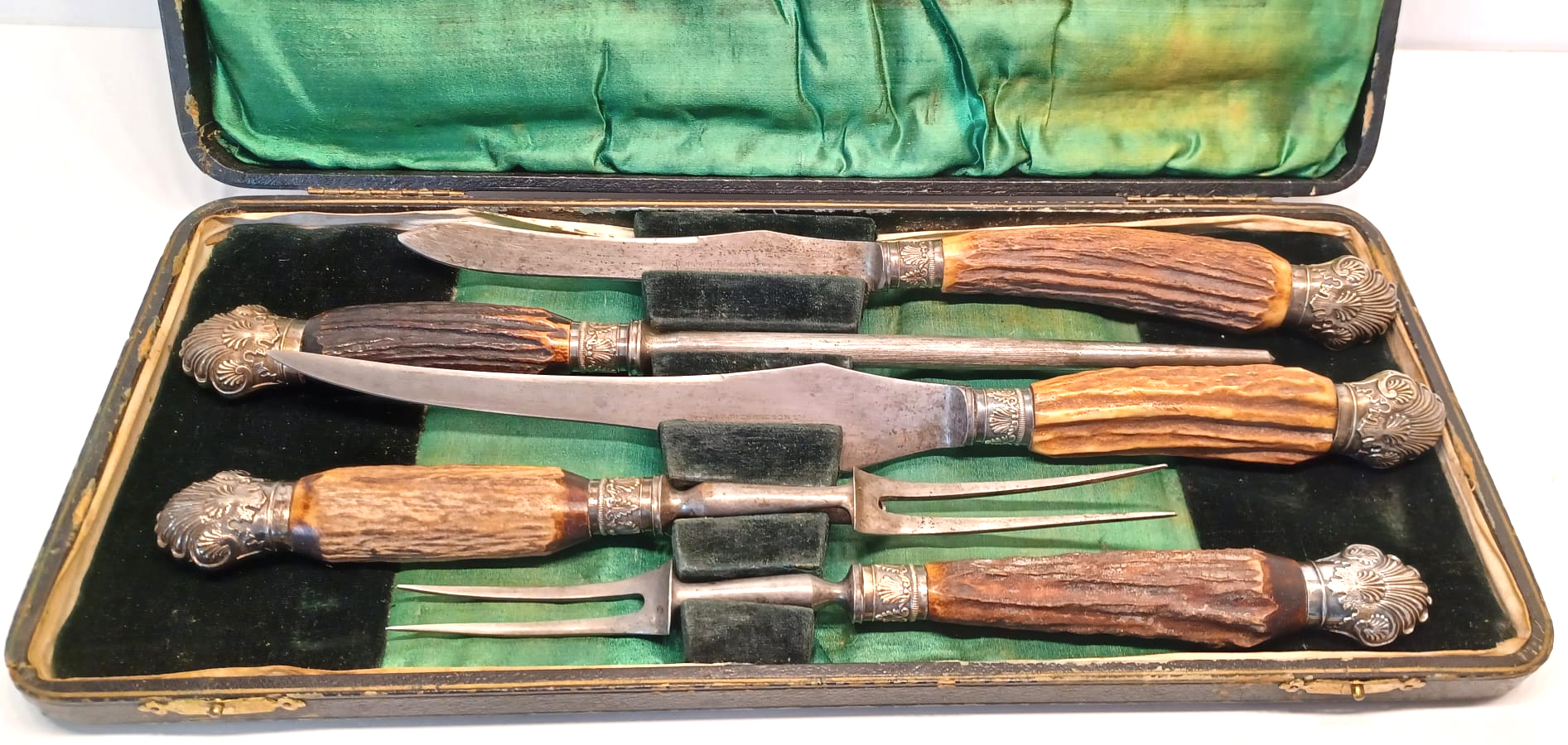 RICHARDSON FIVE PIECE CARVING SET CASED  