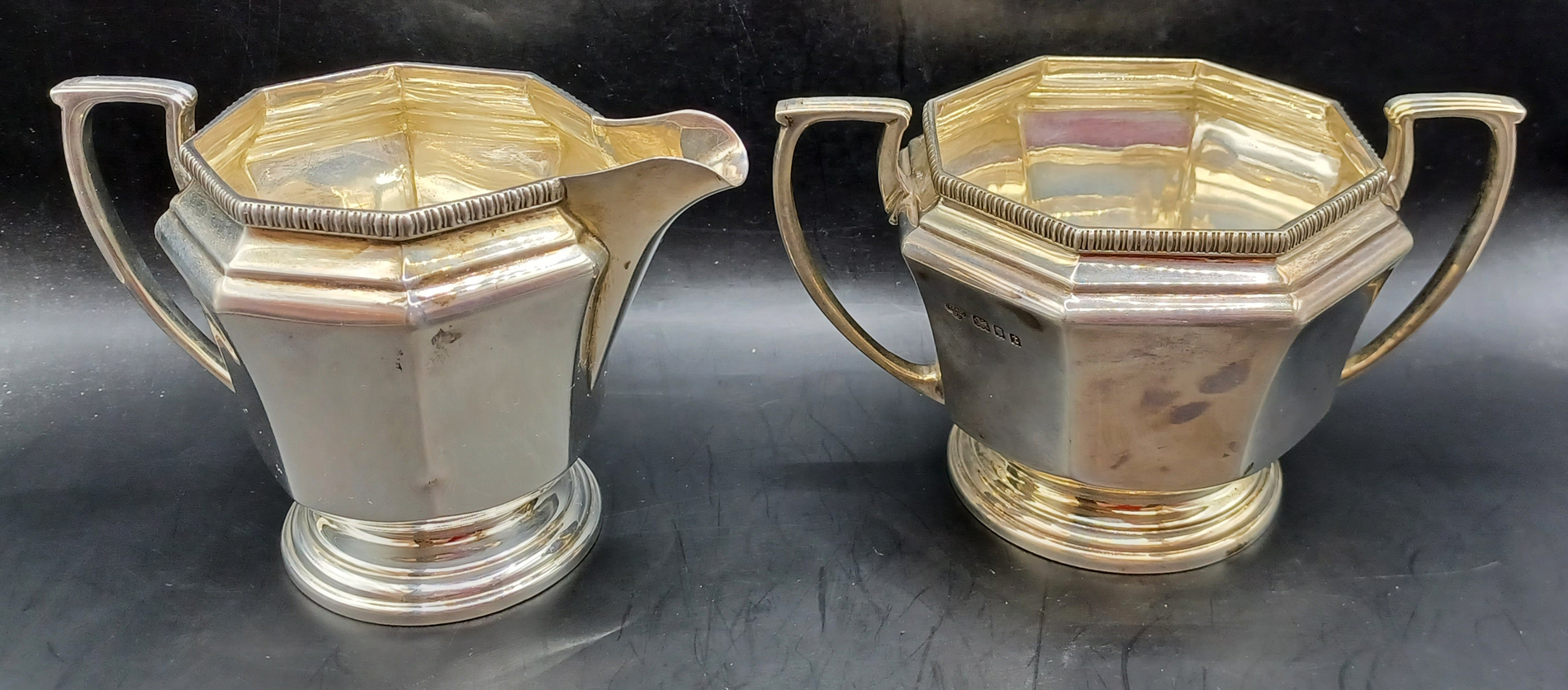 1934 SILVER SUGAR BOWL AND JUG BY GOLDSMITH AND SILVERSMITH LONDON 444g 