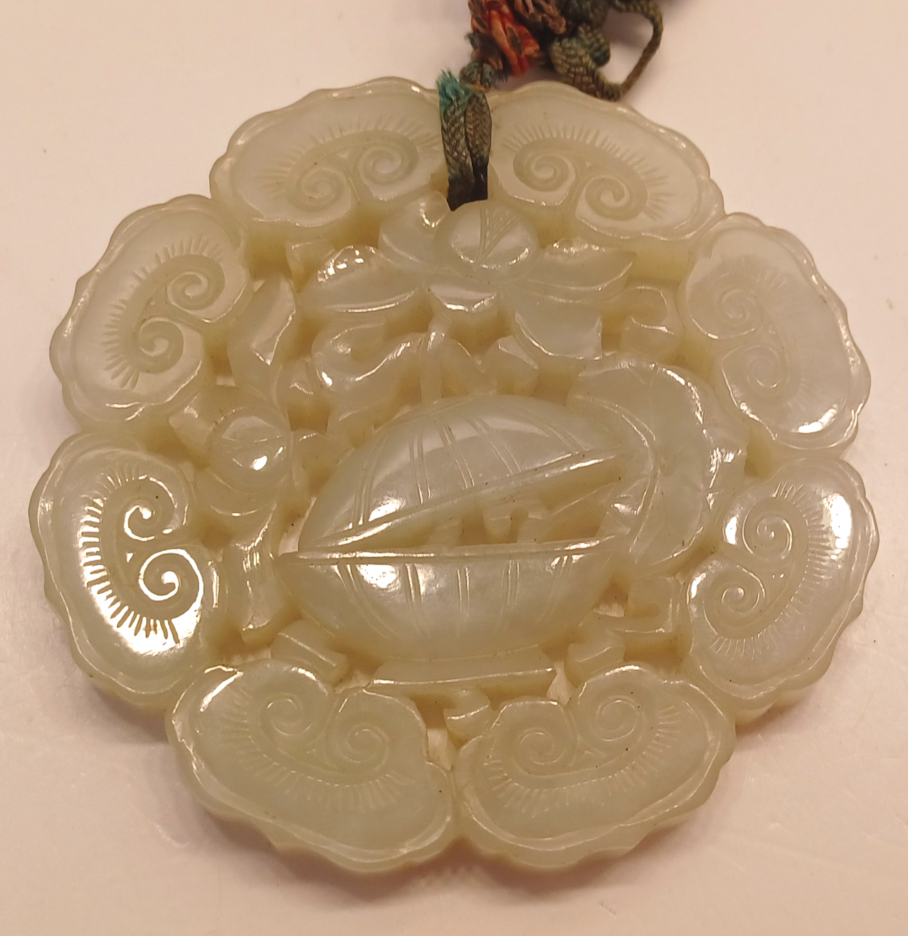 CHINESE CARVED LOTUS PENDANT PROBABLY JADE 72MM DIAMETER, AND 2 CHINESE CLOISONNE MINIATURE FLORAL - Image 3 of 11