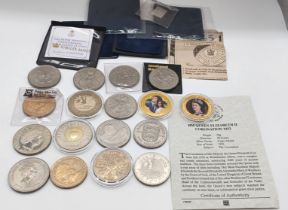 COINS COLLECTION - 11X FIVE POUNDS COINS , 2X FIVE SHILLINGS, CORONATION FIFTY PENCE ETC. (17)