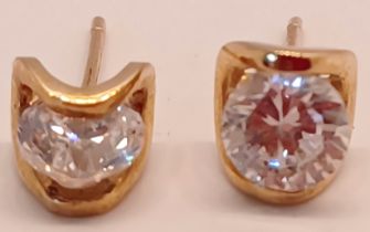 PAIR GOLD WHITE STONE EARRINGS TESTED AS GOLD UNMARKED 1g