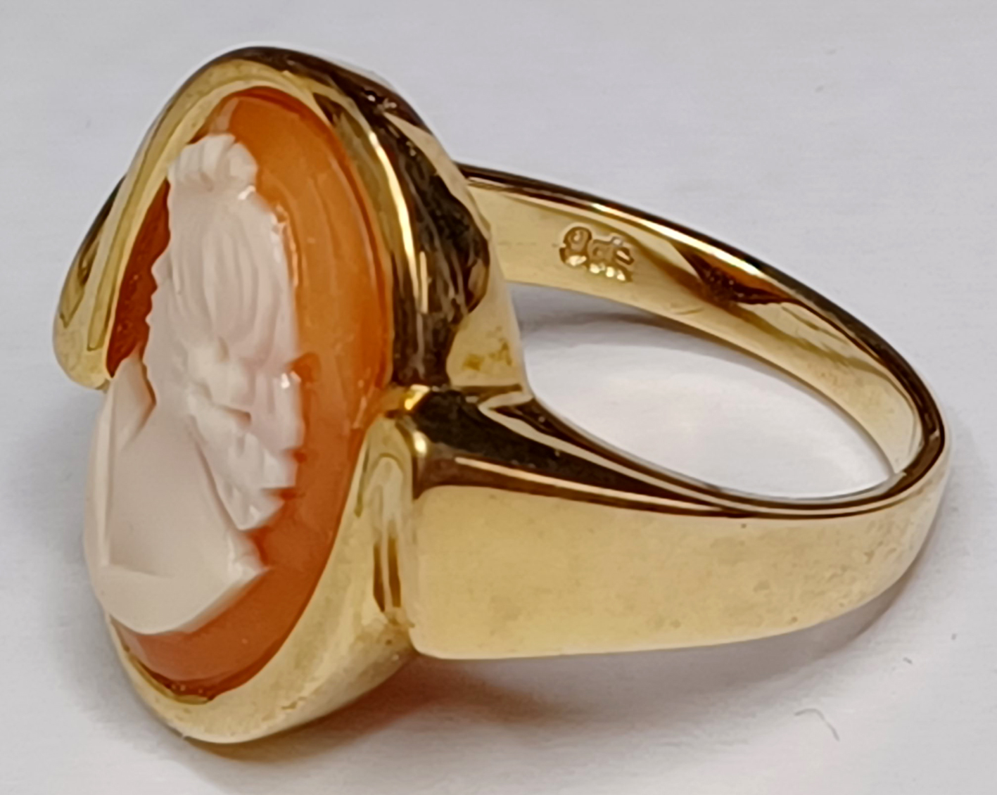9CT GOLD CAMEO RING SIZE P  6.2g FACE LOOKING TO LEFT - Image 3 of 4