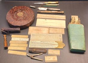 TRAY OF MEASURING TOOLS  AND DRAWING  INSTRUMENTS - INC. CHESTERMAN RABONE, ELLIOTT RULERS ETC.TAPE 
