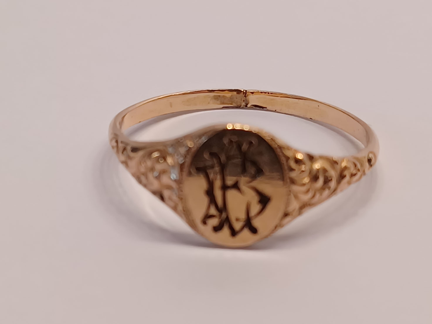 UNMARKED ROSE GOLD SIGNET RING SIZE M 1.2g