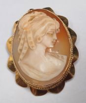 9CT GOLD CAMEO BROOCH 10.4g 44MM X 35MM APPROX
