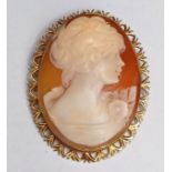 9CT GOLD CAMEO BROOCH 15g  APPROX 54MM X 42MM