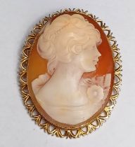 9CT GOLD CAMEO BROOCH 15g APPROX 54MM X 42MM