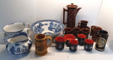 PORTMEIRION JUPITER COFFEE SET, CROWN DEVON COFFEE SET, B/W WASH BOWL & JUG, CHAMBER POT, HUNTING TA