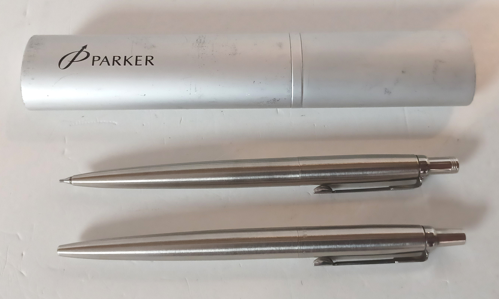 A PARKER CASED PEN & PENCIL SET