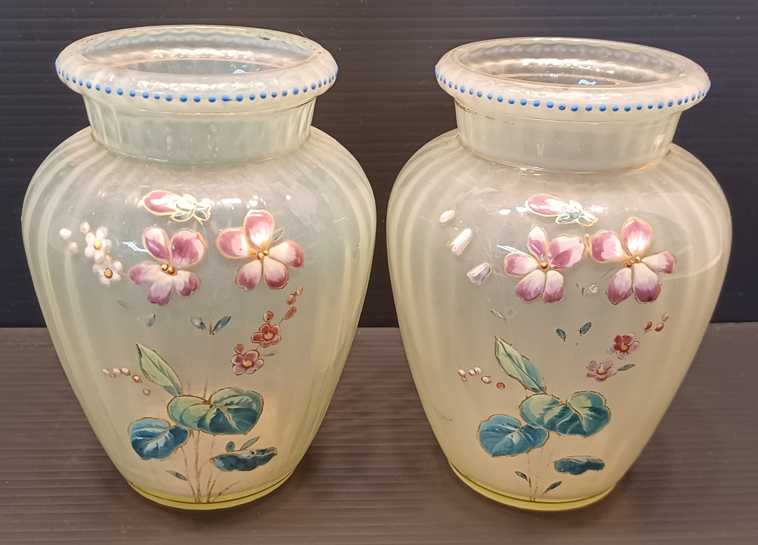 2 HAND PAINTED URANIUM GLASS VASES 5" TALL - Image 3 of 5