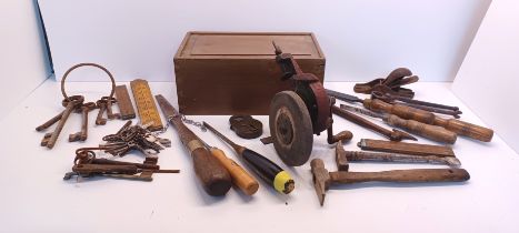 WOODEN BOX WITH OLD TOOLS AND KEYS