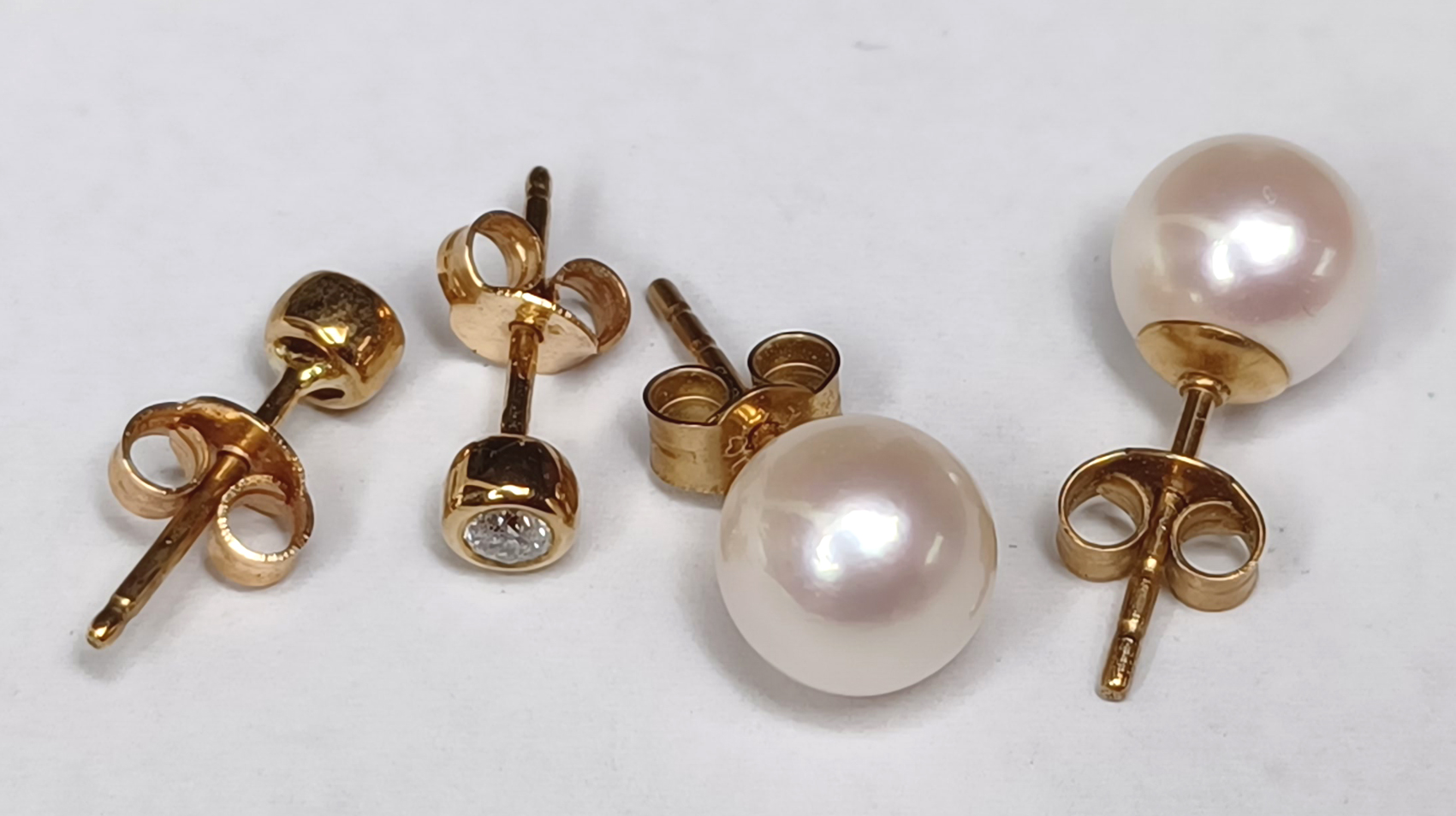 9CT GOLD PEARL EARRINGS, AND DIAMOND STUD EARRINGS HALLMARK 375 ON BUTTERFLY TOTAL WEIGHT 2.5g - Image 2 of 2