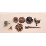 BAG OF 7 VINTAGE SCOTTISH BROOCHES 