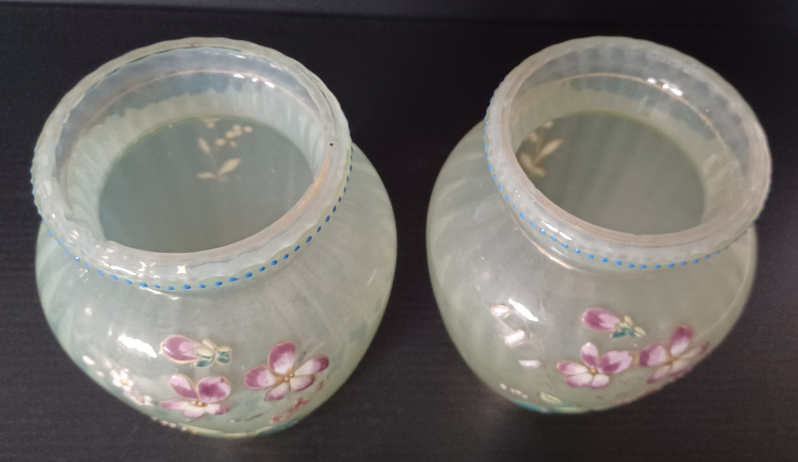 2 HAND PAINTED URANIUM GLASS VASES 5" TALL - Image 4 of 5