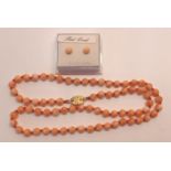 A VINTAGE CORAL EARRING SET AND BEADED NECKLACE