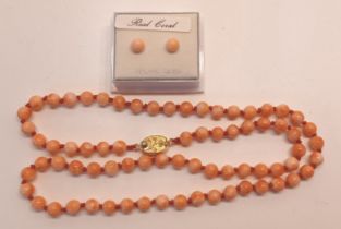 A VINTAGE CORAL EARRING SET AND BEADED NECKLACE