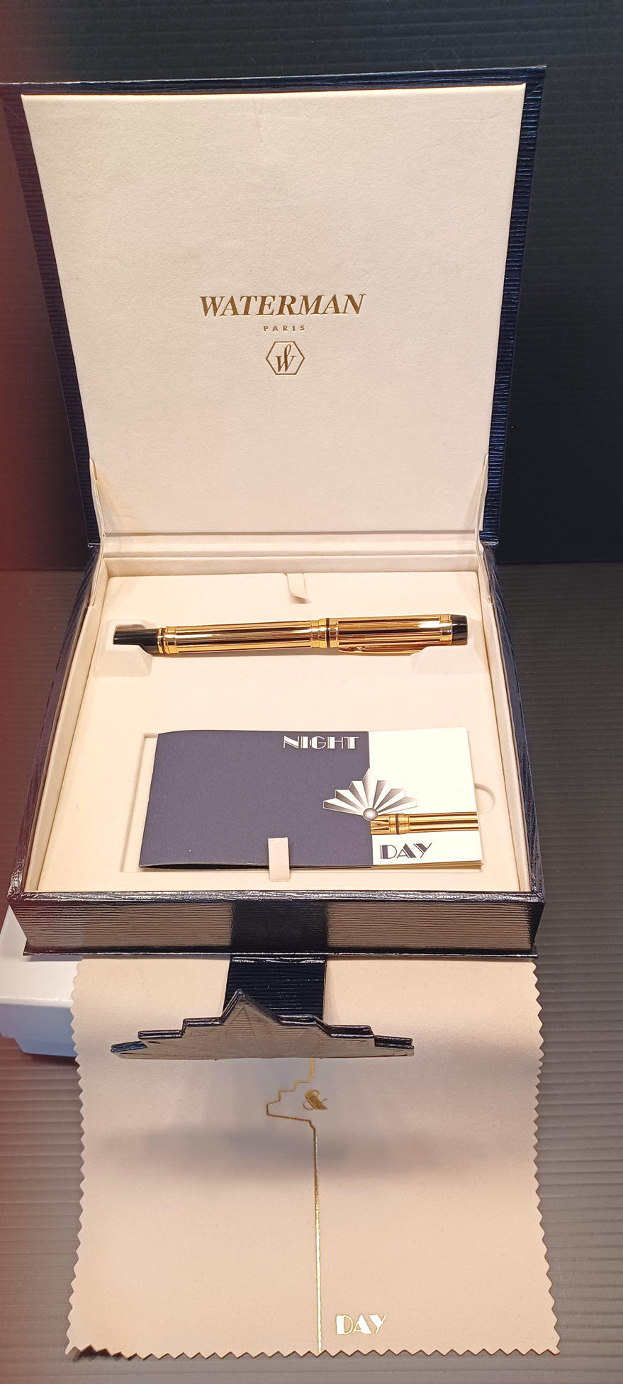 18CT PLATED WATERMAN 'NIGHT AND DAY' FOUNTAIN PEN SET COMPLETE UN-USED BROUGHT FROM HARRODS IN 2000.