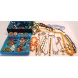 JEWELLERY BOX OF COSTUME JEWELLERY - INC 9CT METAL CORE BANGLE 37.4g, BEE BROOCH ETC.