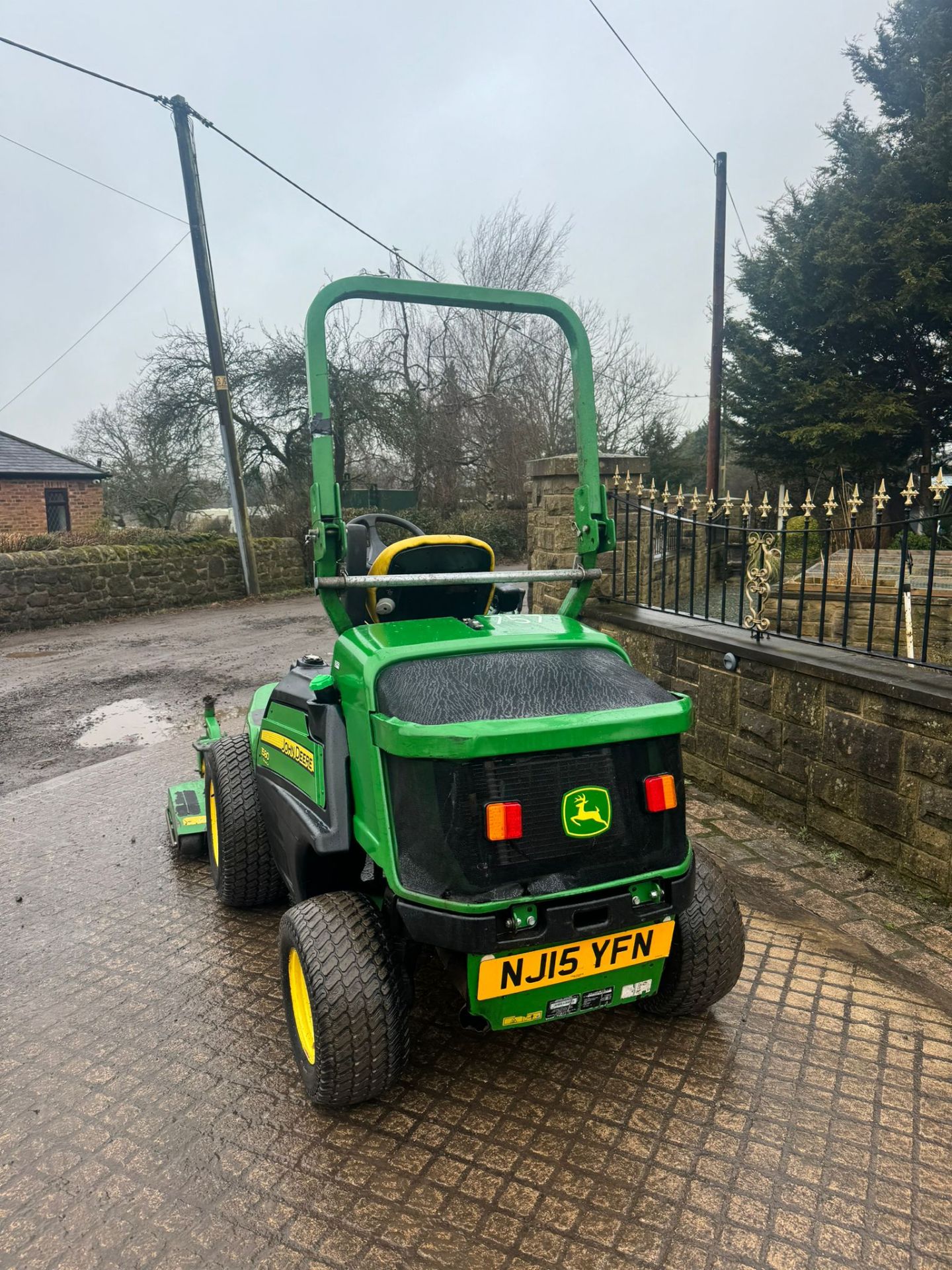 2015 JOHN DEERE 1580 RIDE ON LAWN MOWER *PLUS VAT* - Image 10 of 22