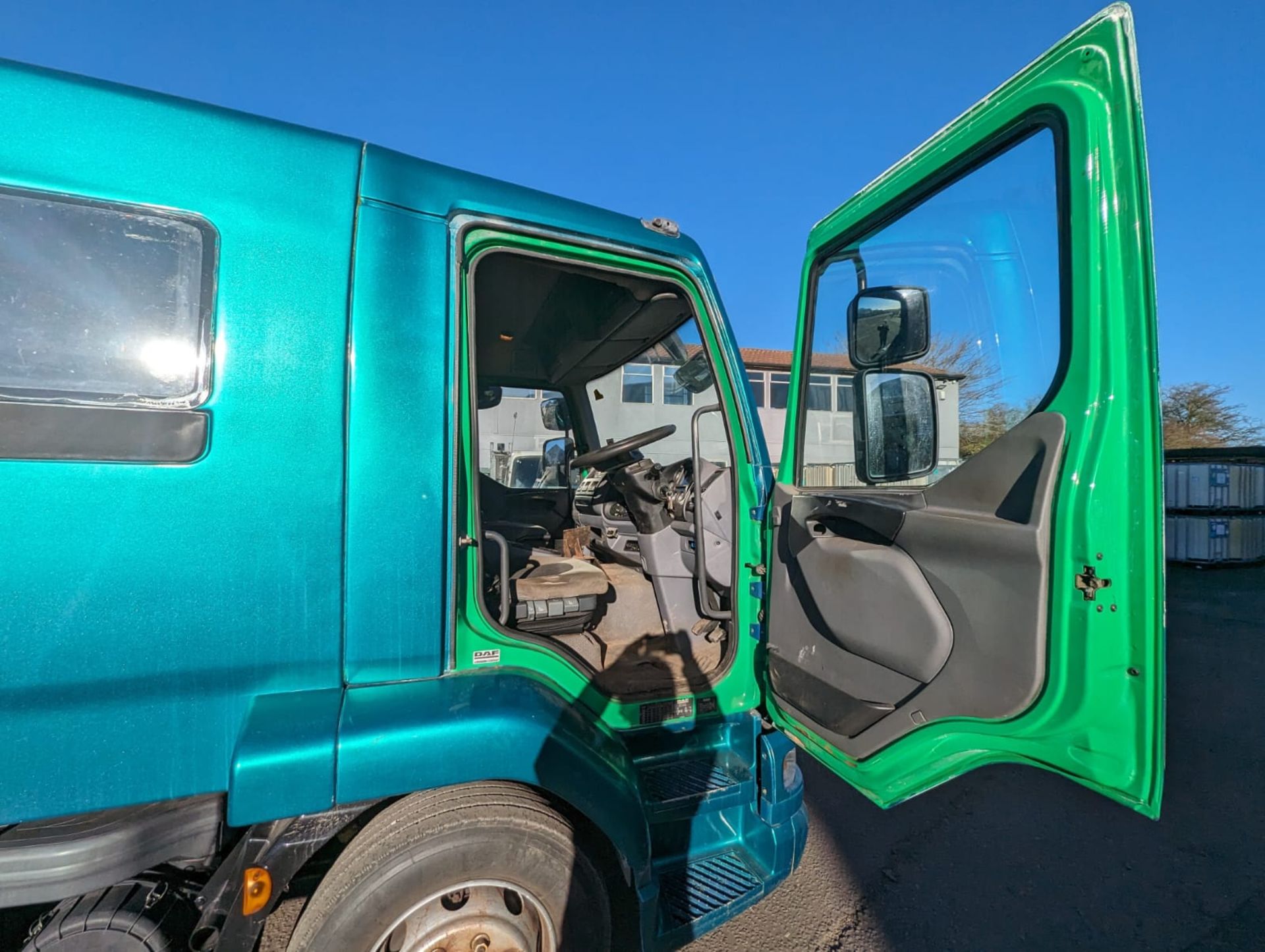 2008/58 REG LEYLAND DAF TRUCKS FA LF55.220 13 E GREEN HGV WITH HIAB 071 CRANE *NO VAT* - Image 16 of 23