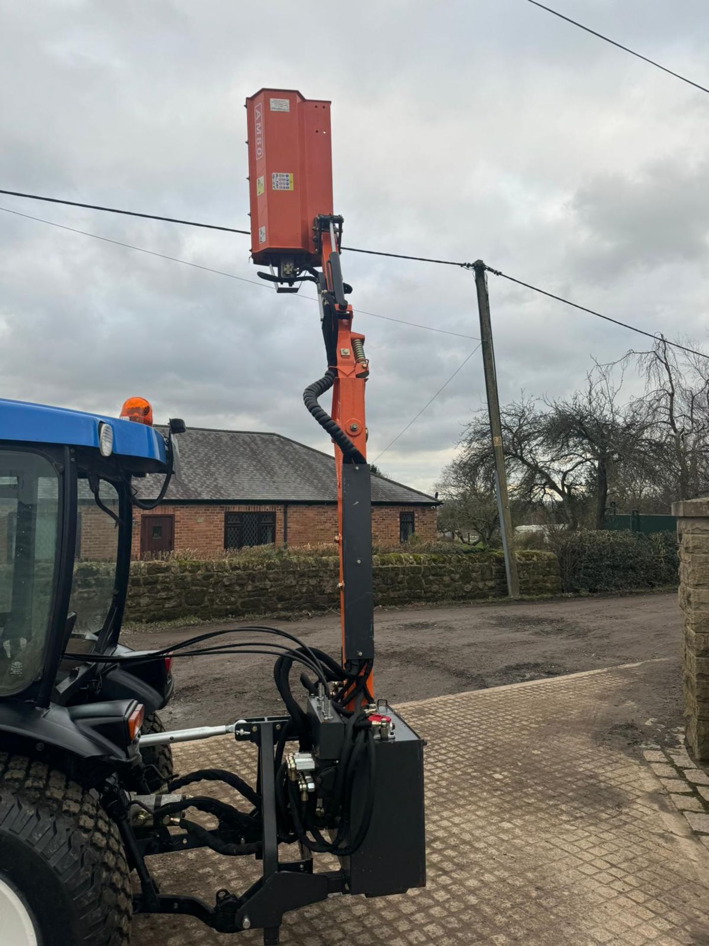 NEW HOLLAND TCE50 COMPACT TRACTOR WITH HEDGE CUTTER 50 HP TRACTOR *PLUS VAT* - Image 19 of 26