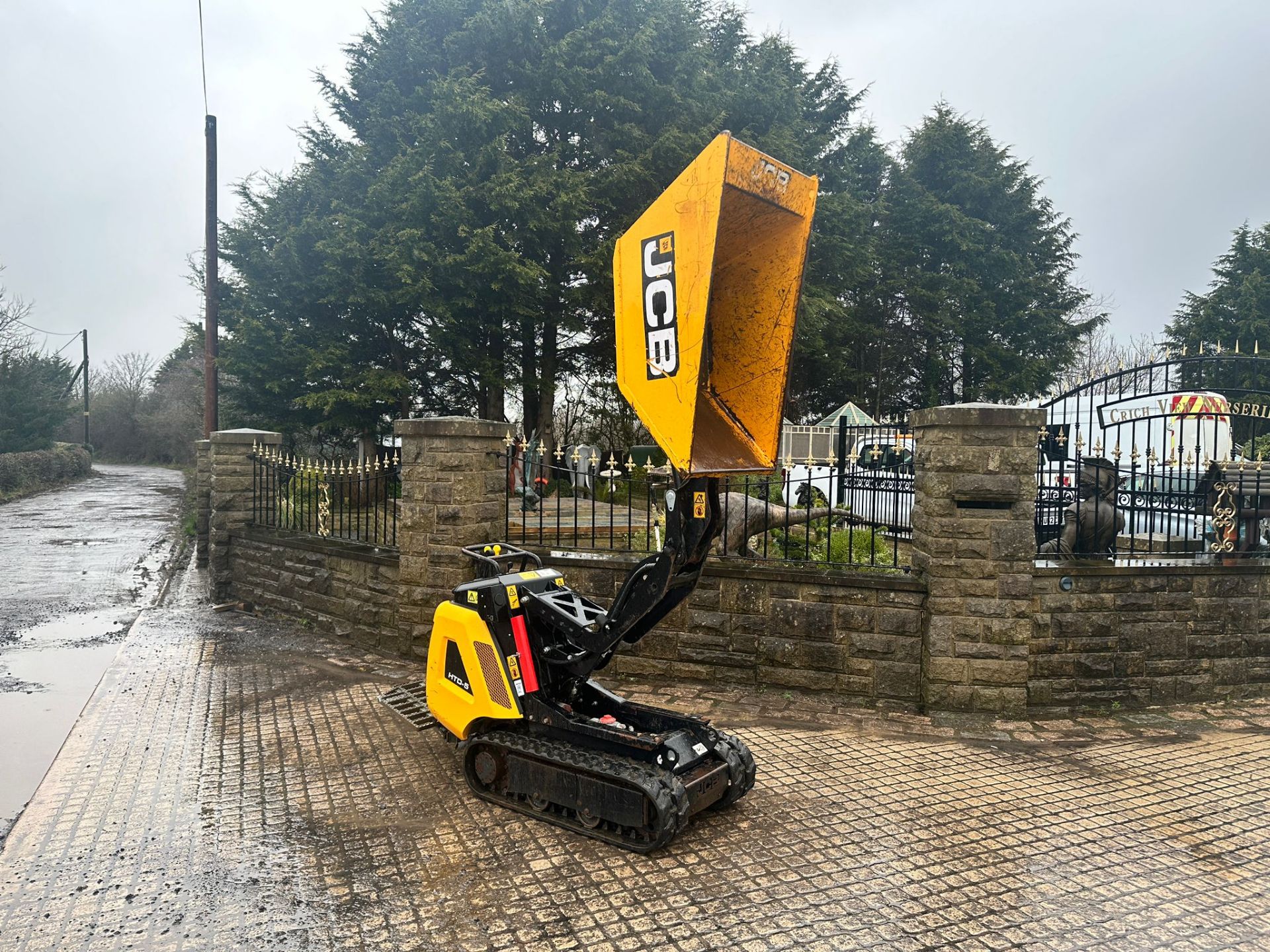 2022 JCB HTD-5 DIESEL TRACKED PEDESTRIAN HIGH TIP DUMPER WITH STEP *PLUS VAT* - Image 11 of 16