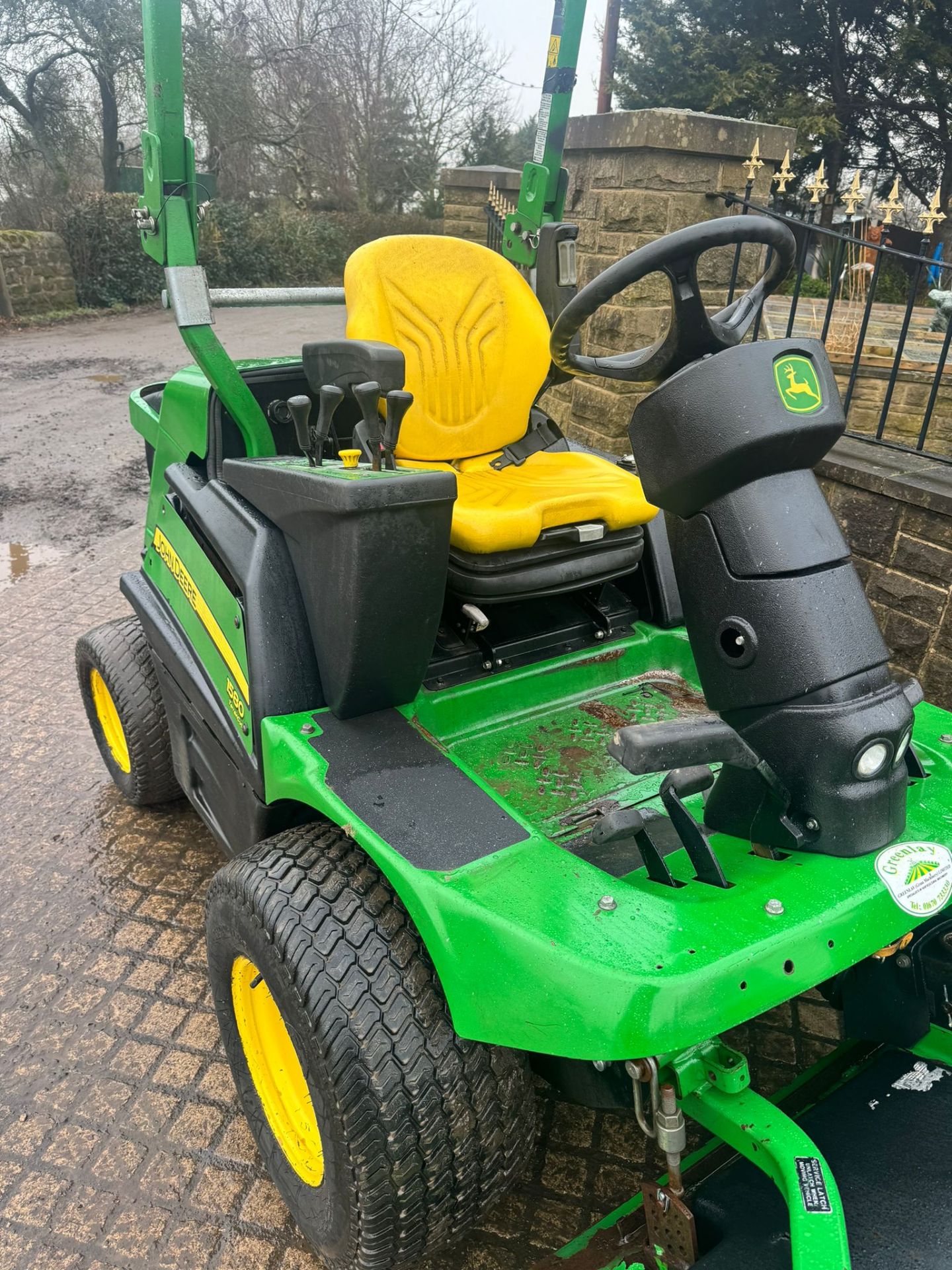 2015 JOHN DEERE 1580 RIDE ON LAWN MOWER *PLUS VAT* - Image 18 of 22