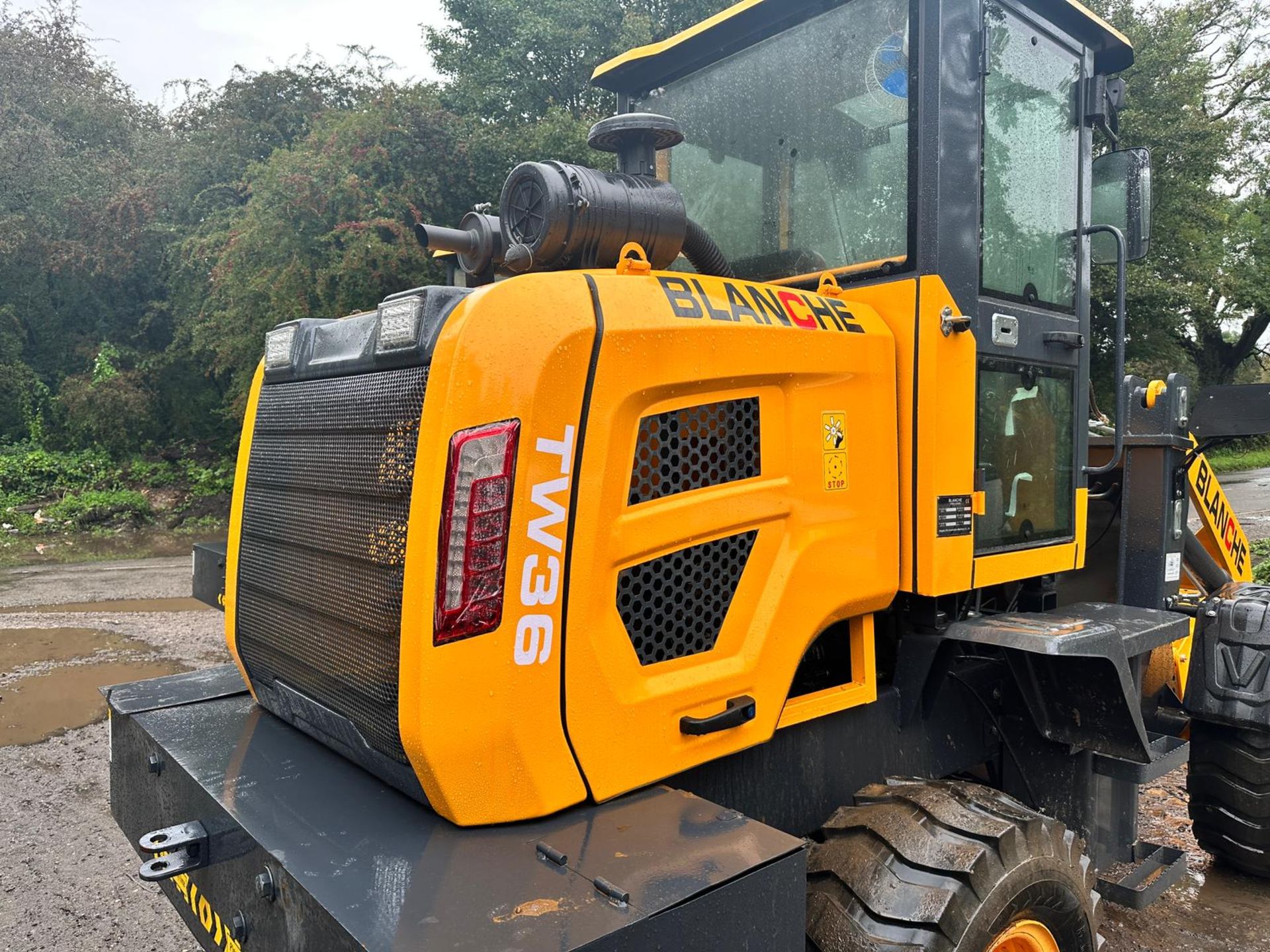 NEW/UNUSED BLANCHE TW36 LOADING SHOVEL *PLUS VAT* - Image 3 of 18