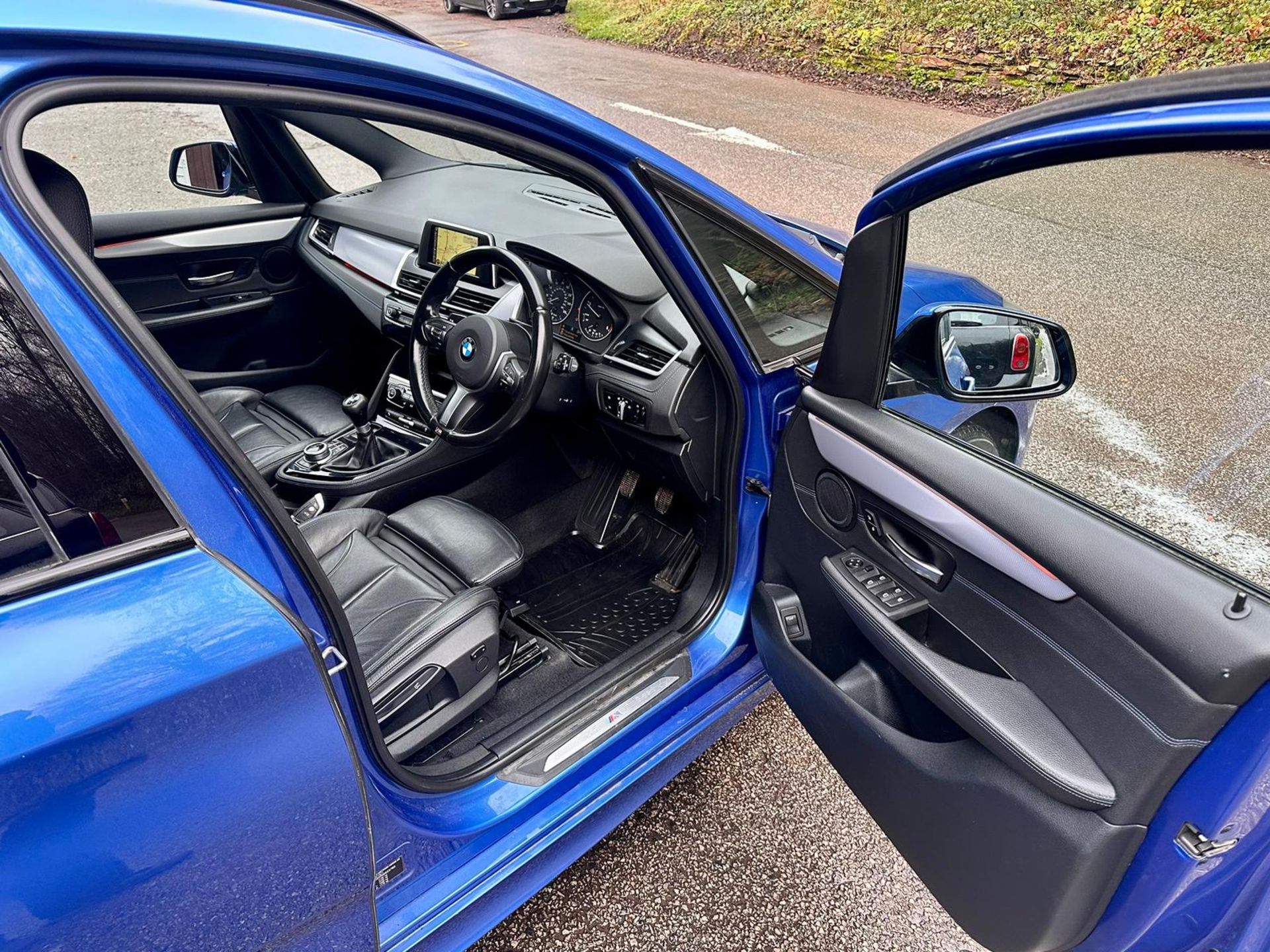 2017 BMW 218D M SPORT BLUE MPV *NO VAT* - Image 14 of 27