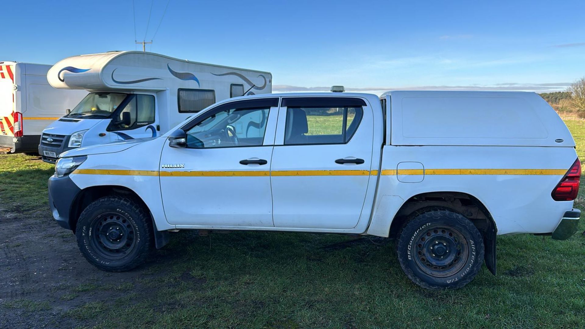 2017 TOYOTA HILUX ACTIVE D-4D 4WD DCB WHITE PICK-UP *NO VAT* - Image 5 of 11