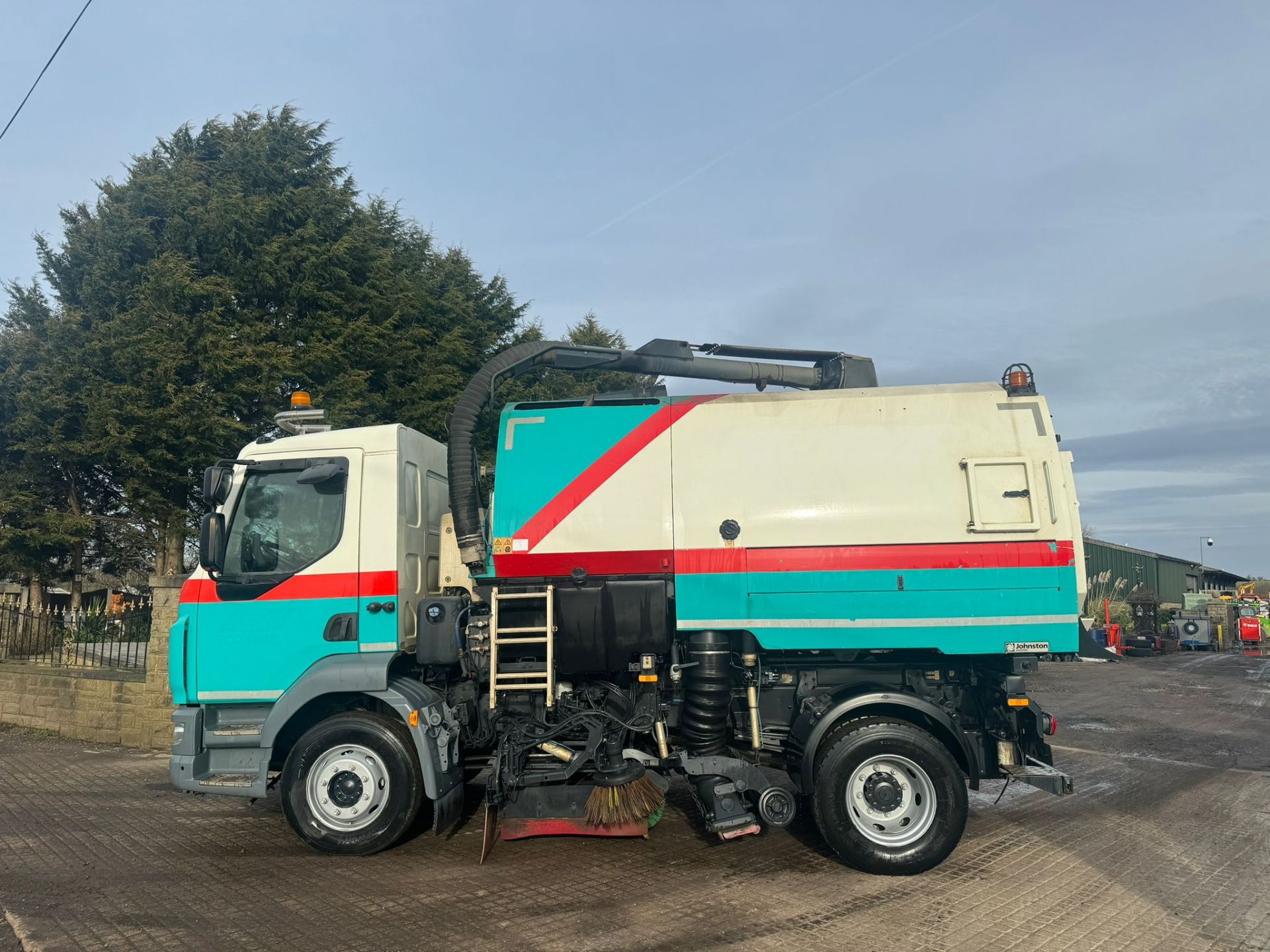 2014 DAF LF 220 FA VT651 Johnston ROAD SWEEPER EURO 6 TWIN SWEEP *PLUS VAT*