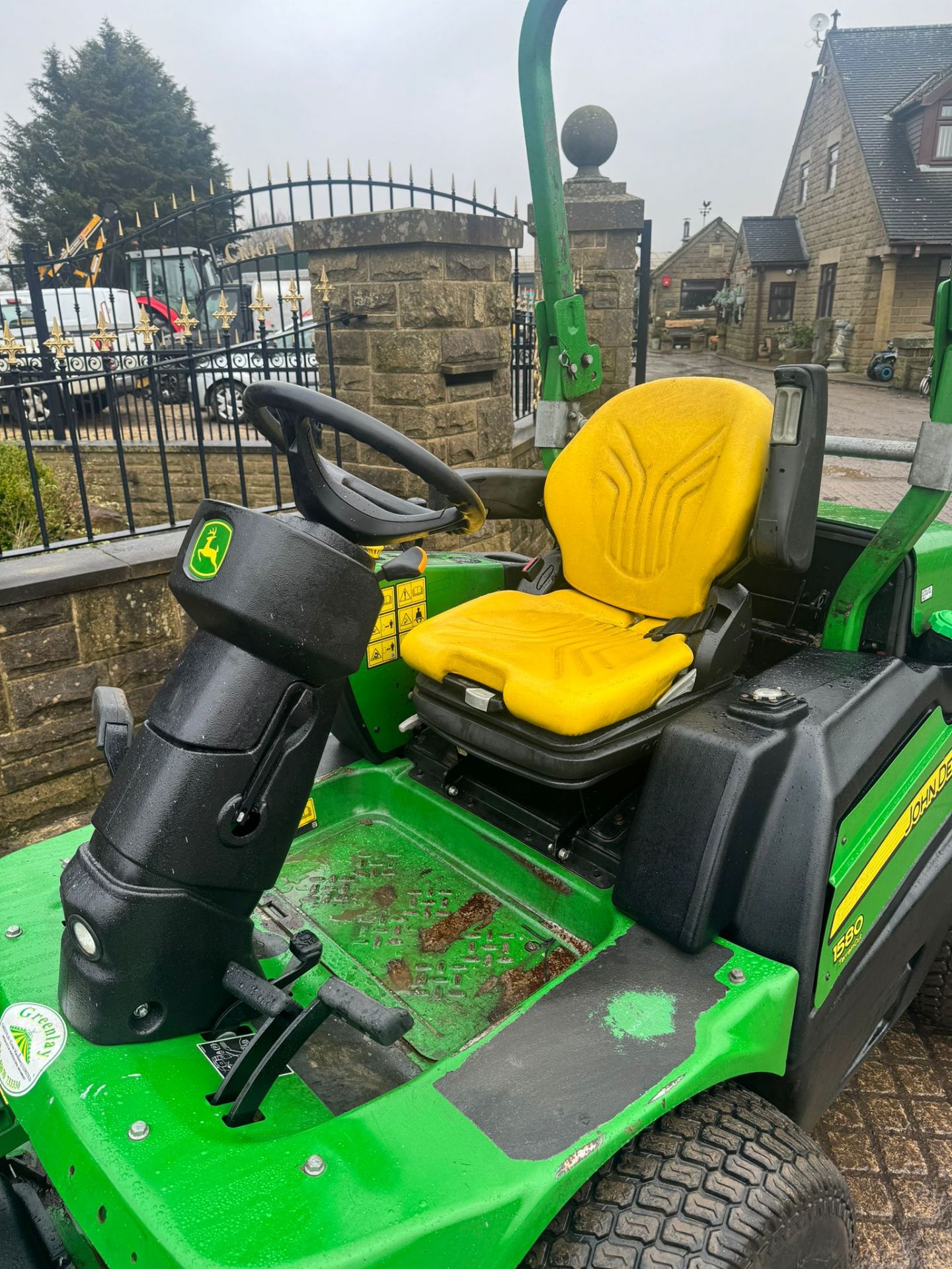 2015 JOHN DEERE 1580 RIDE ON LAWN MOWER *PLUS VAT* - Image 20 of 22