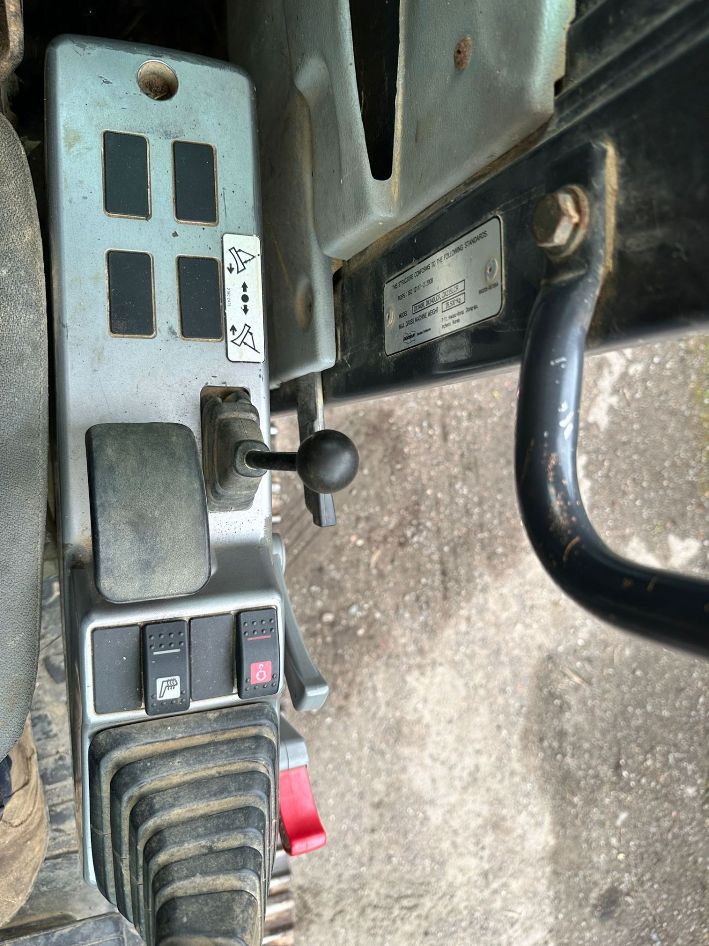 2011 DOOSAN DX140LCR EXCAVATOR WITH BLADE *PLUS VAT* - Image 13 of 26