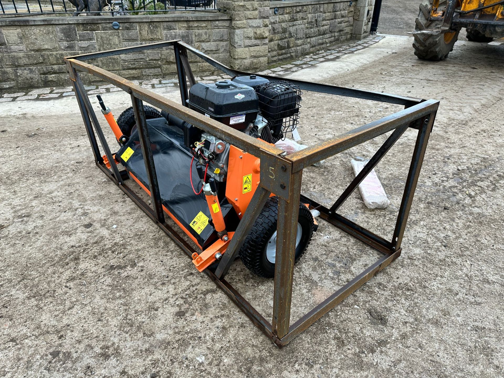 NEW/UNUSED HARDLIFE 1.2 METRE ATV FLAIL MOWER WITH BRIGGS AND STRATTON ENGINE *PLUS VAT* - Image 2 of 13